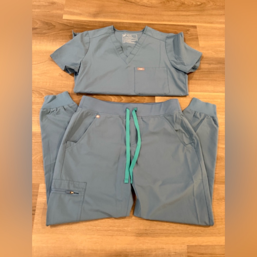 Women’s Figs Scrub Set